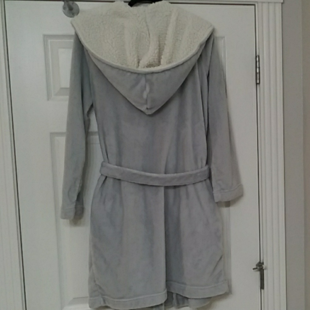 Victoria Secret Robe - Picture 6 of 6